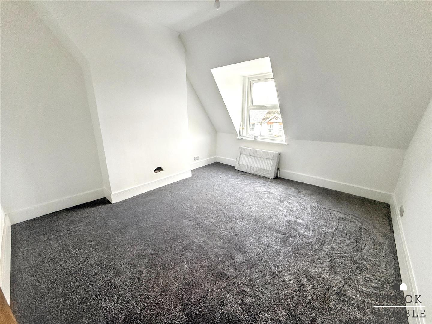 3 Bedroom Maisonette. Seaside in Eastbourne,  6